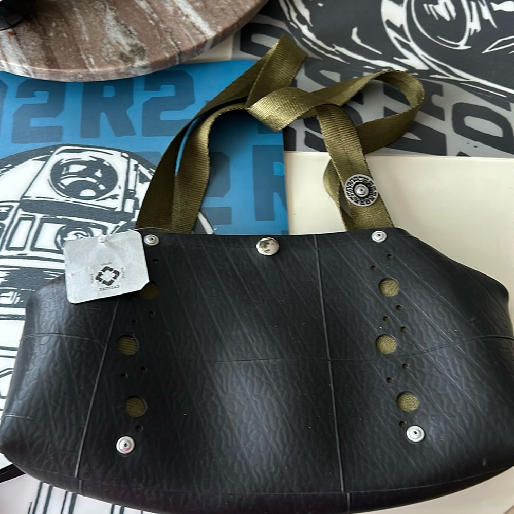 English Retreads black rubber & green nylon straps. Trendy! NWT!